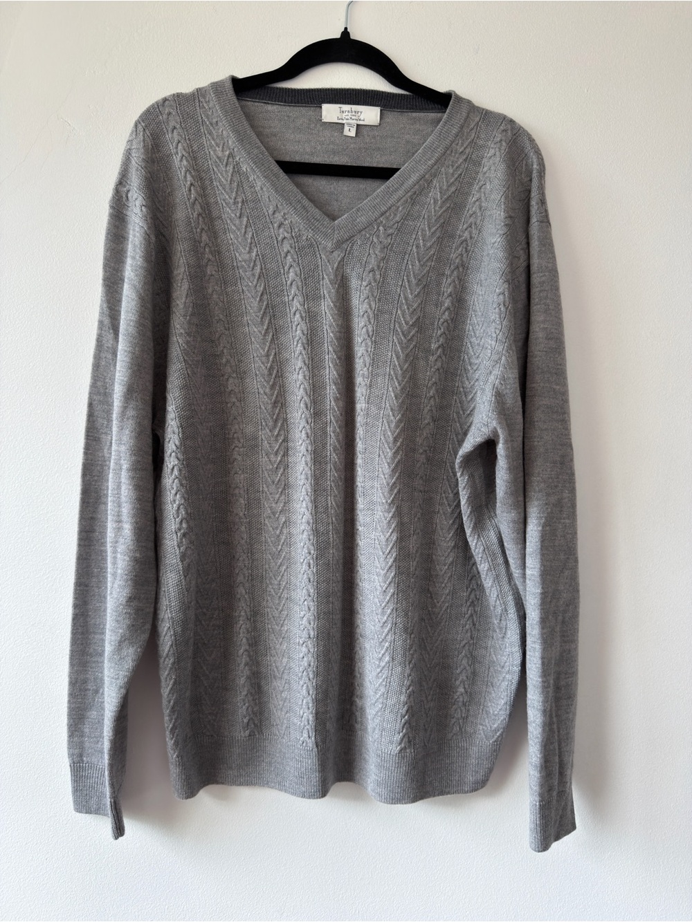 Turnbury Light Gray V-Neck Cable Knit Sweater 100% Extra Fine Wool